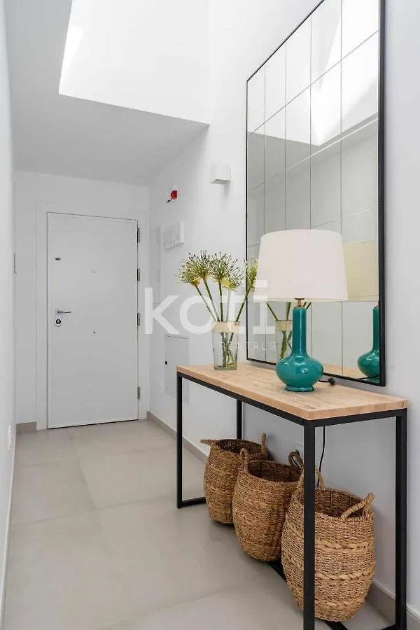 דירה בנאלמדנה Koti Rentals - Stupa Hills Penthouse